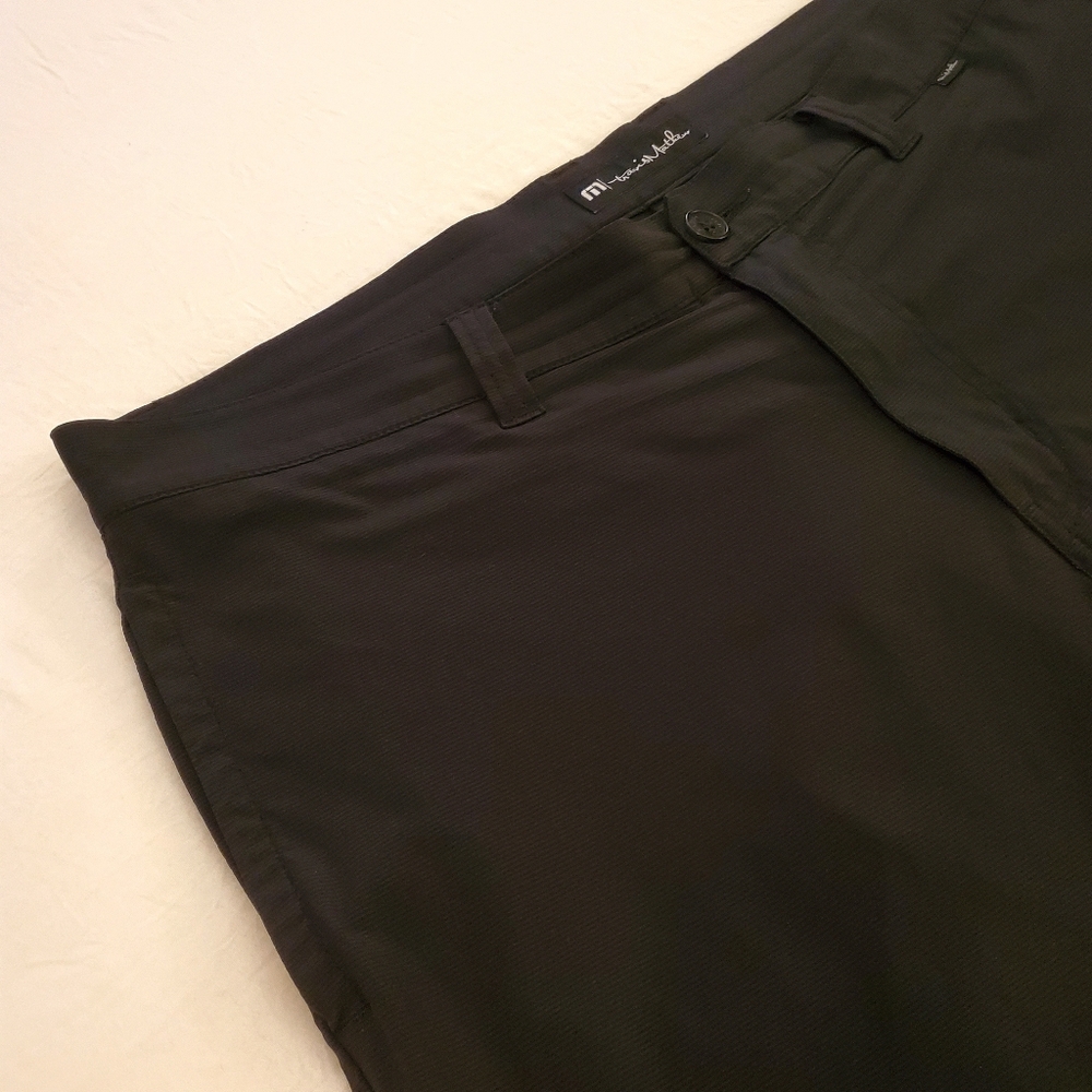 TRAVIS MATHEW Beck Black Performance Golfing Outerwear Shorts Men's Size 38 - Picture 6 of 11